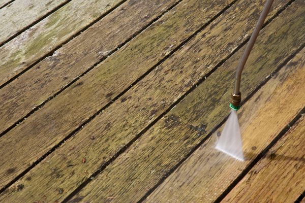 Cost of Deck Mold Removal in Cary
